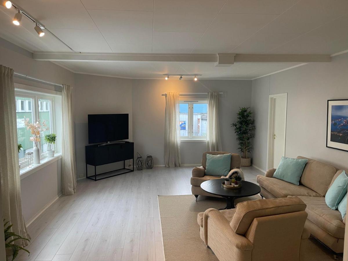 Romslig Leilighet Sentralt I Svolvaer Sentrum Bagian luar foto
