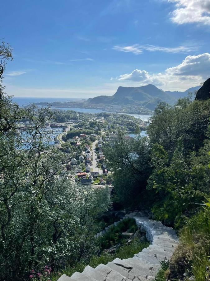 Romslig Leilighet Sentralt I Svolvaer Sentrum Bagian luar foto